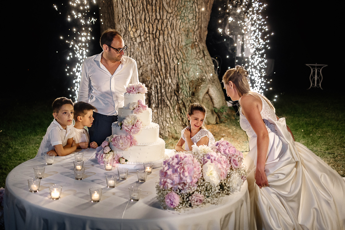 Villa Sassi matrimonio di Giulia e Nicolò.Festa. Taglio della torta.