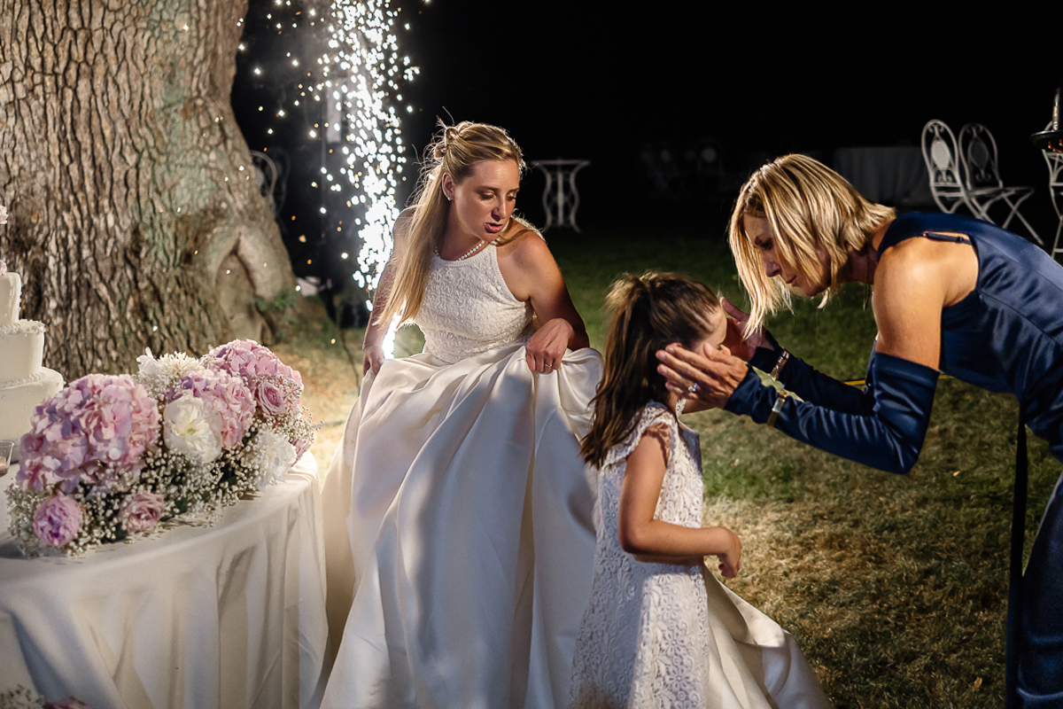 Villa Sassi matrimonio di Giulia e Nicolò.Festa. Taglio della torta.