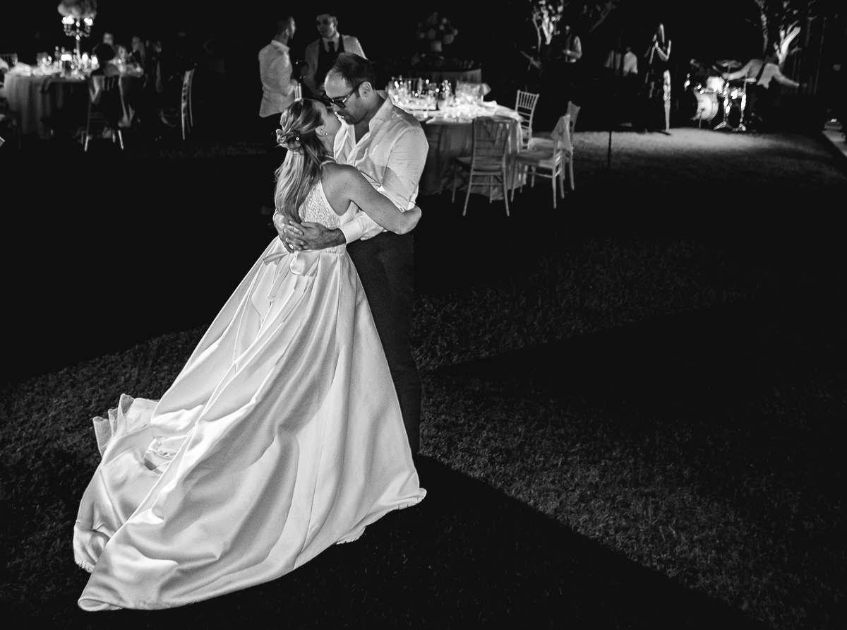 Villa Sassi matrimonio di Giulia e Nicolò.Festa. Ballo degli sposi.