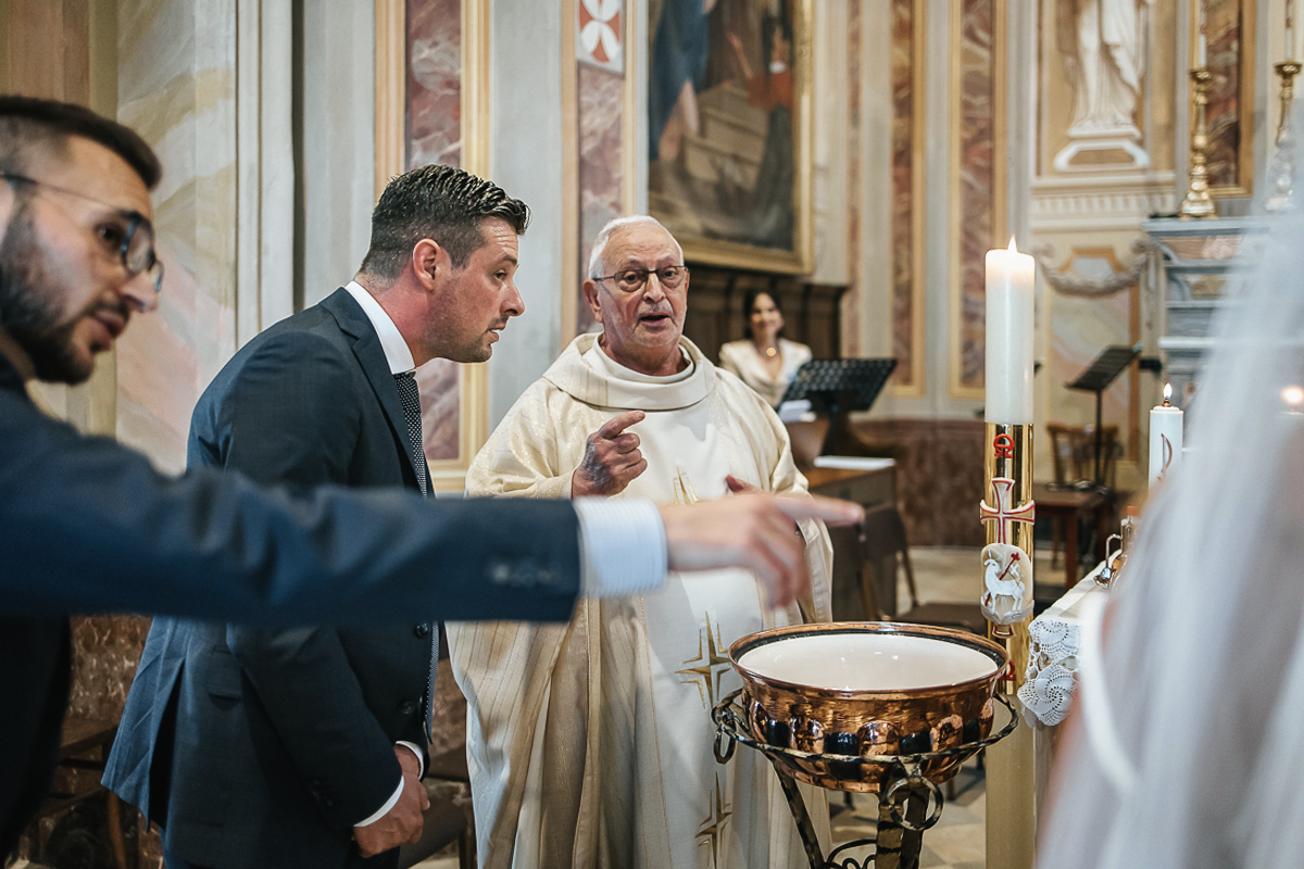 Villa Sassi matrimonio di Giulia e Nicolò. Cerimonia nella chiesa di santa Maria della Spina a Baldissero Torinese.