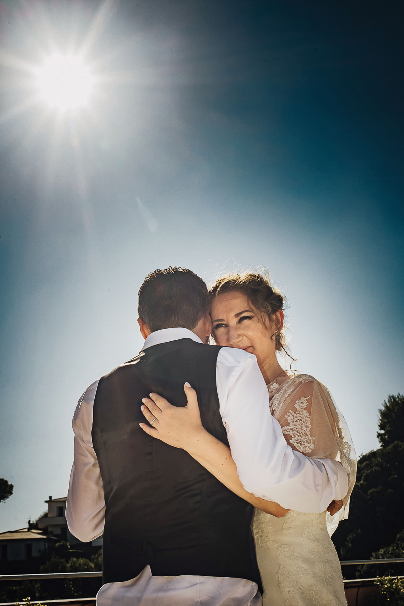 Destination wedding ad Arenzano (GE) presso l'Hotel Punta San Martino. Sposi che ballano