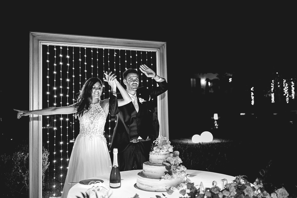 Tenuta La Michelina. Matrimonio di Alice e Raffaele. Taglio della torta.