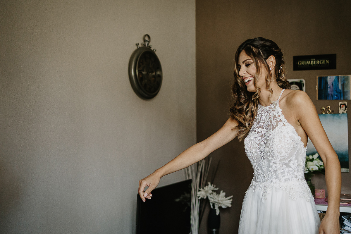Matrimonio ad Arignano. Preparazione della sposa.