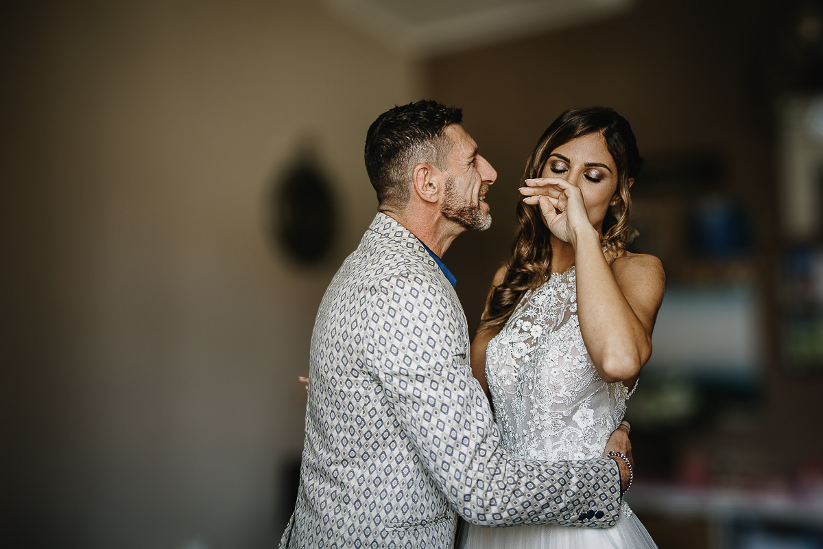 Matrimonio ad Arignano. Preparazione della sposa. Sposa con lo zio.