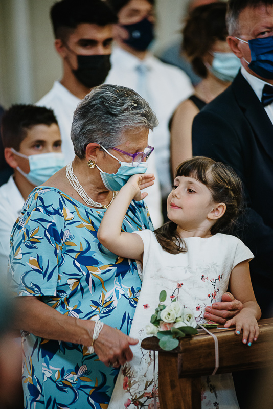 Matrimonio nella chiesa parrochiale di Arignano. Cerimonia.Invitati.