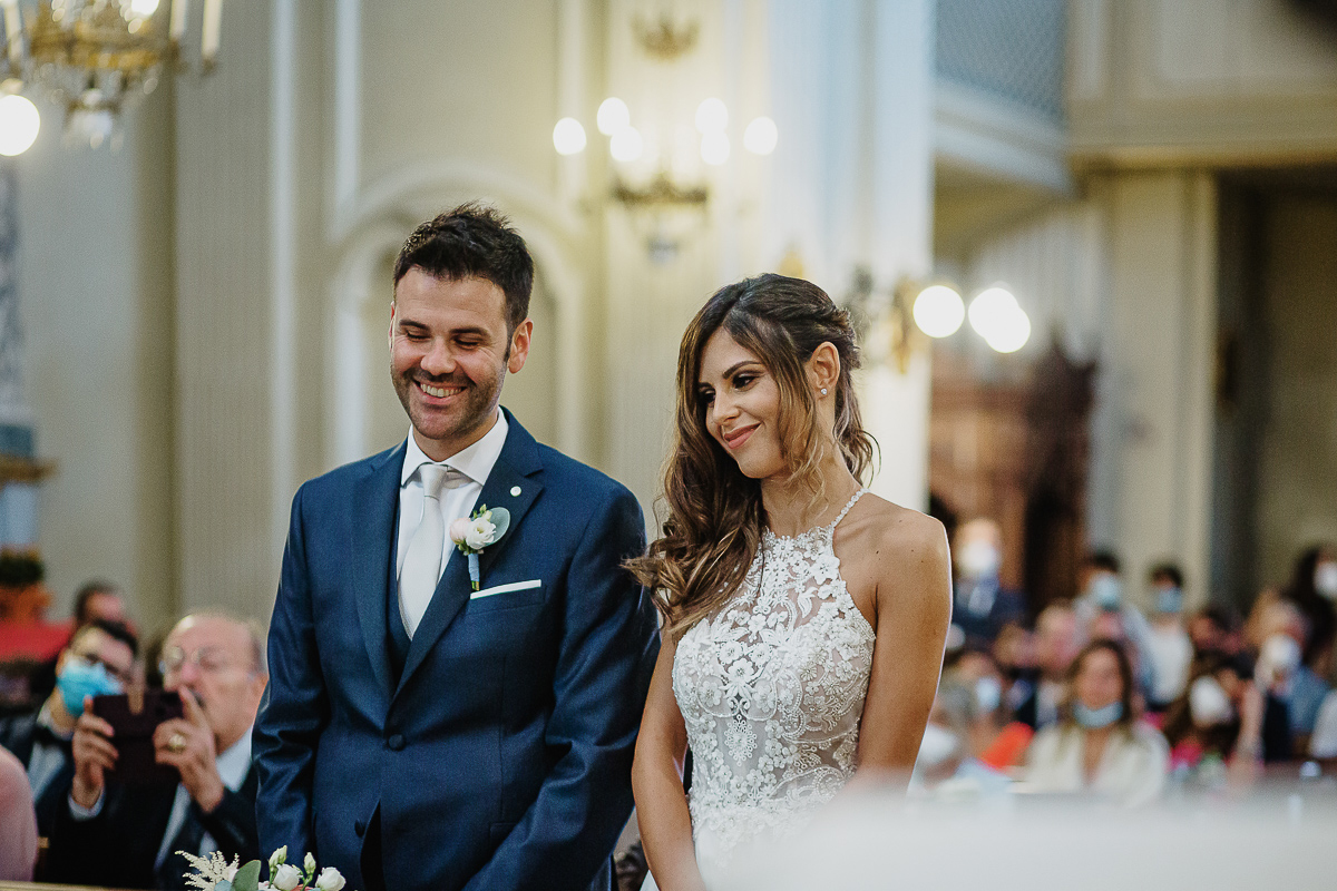Matrimonio nella chiesa parrochiale di Arignano. Cerimonia.Sposi.