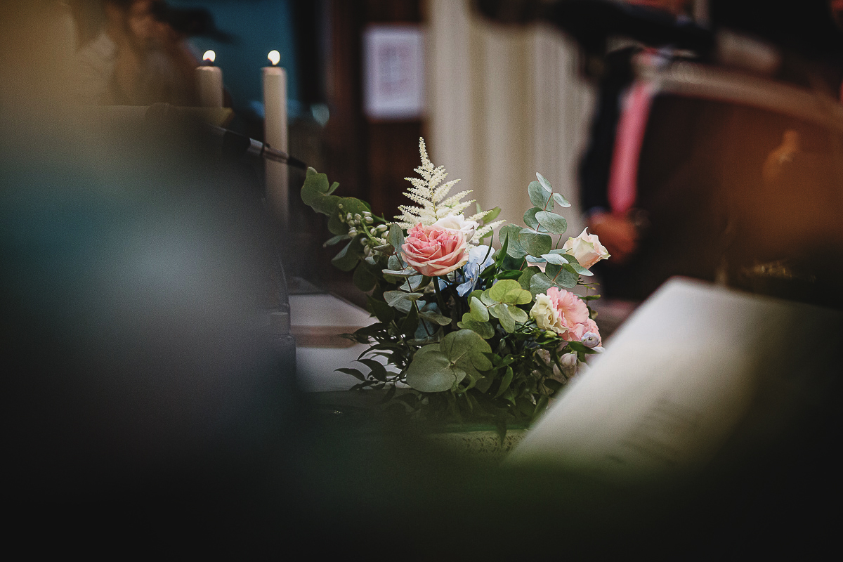 Matrimonio nella chiesa parrochiale di Arignano. Cerimonia.Bouquet