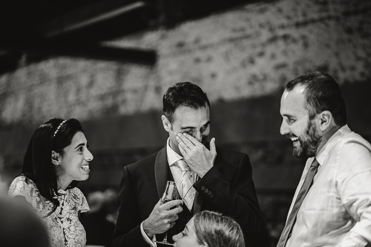 Tenuta La Cascinetta di Buriasco. Matrimonio. Cena. Sposo commosso.
