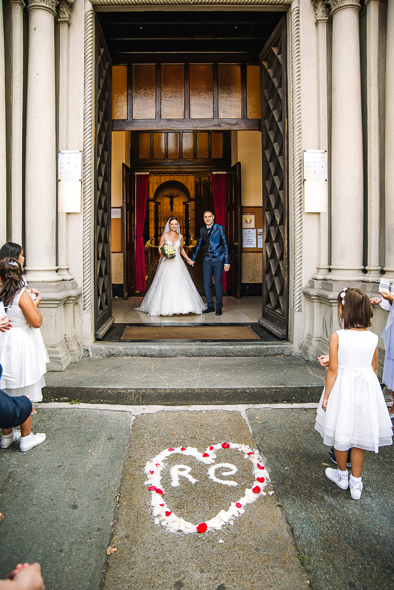 Matrimonio a Torino, chiesa di San Gioacchino. Cerimonia.Uscita degli sposi.