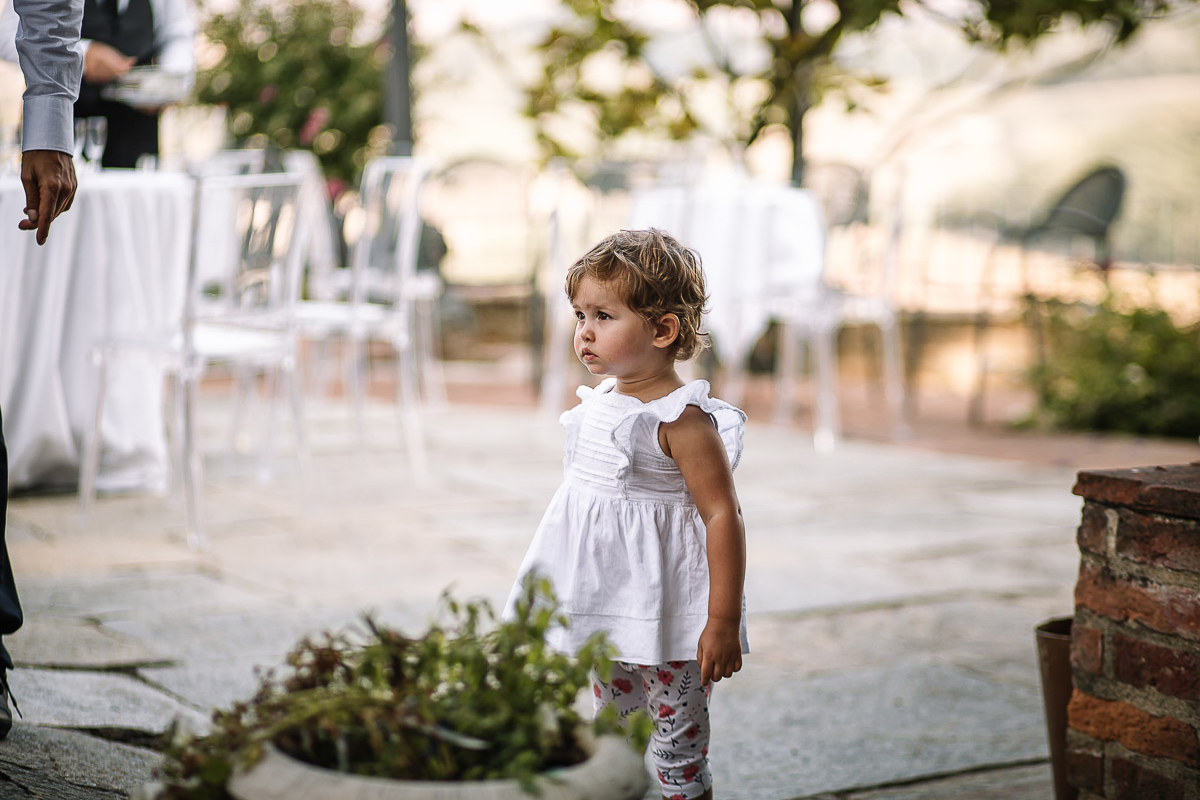 Castello di Cortanze, marrimonio , aperitivo. bambina.