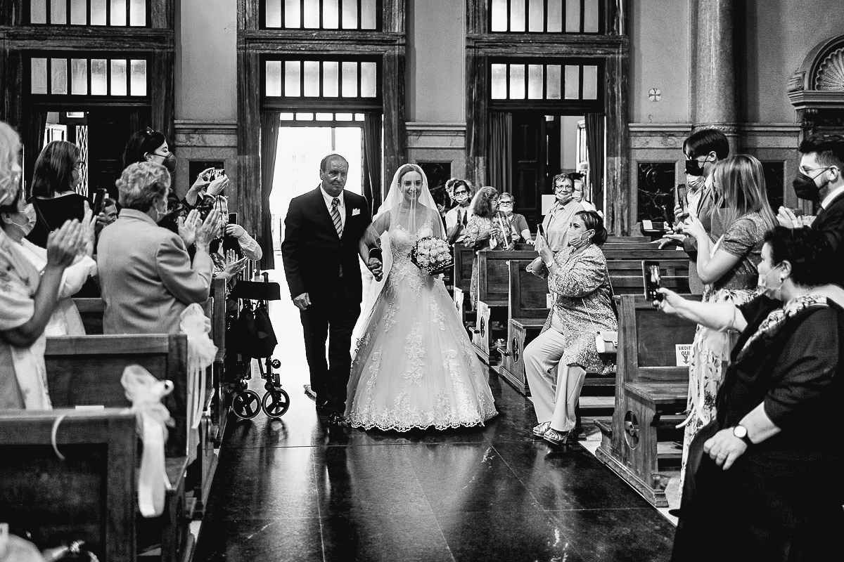 Matrimonio a Torino, chiesa di San Gioacchino. Cerimonia.Ingresso della sposa con il padre.
