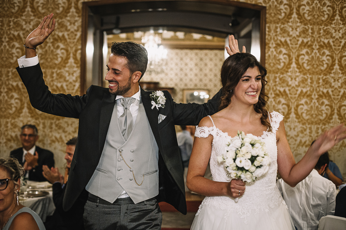 matrimonio al Castello di Oviglio. Cena. Ingresso degli sposi in sala.