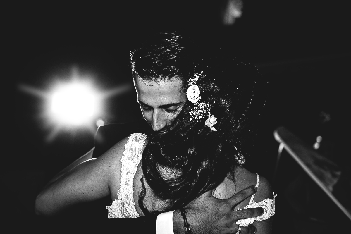 matrimonio al Castello di Oviglio. Festa. Balli. Ballo degli sposi bianco e nero.