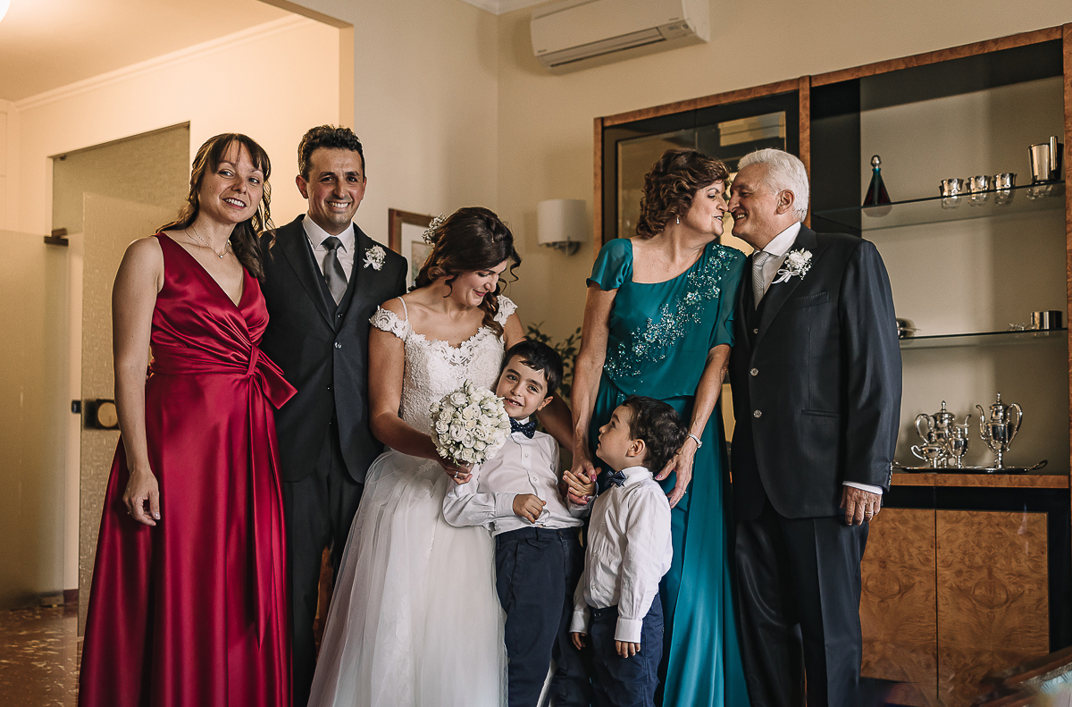 Matrimonio a Torino, preparazione della sposa. Foto di famiglia.