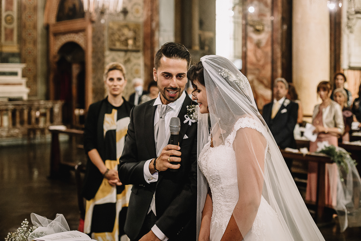 Matrimonio a Torino, cerimonia chiesa dei Santi Angeli Custodi. messa. promesse.