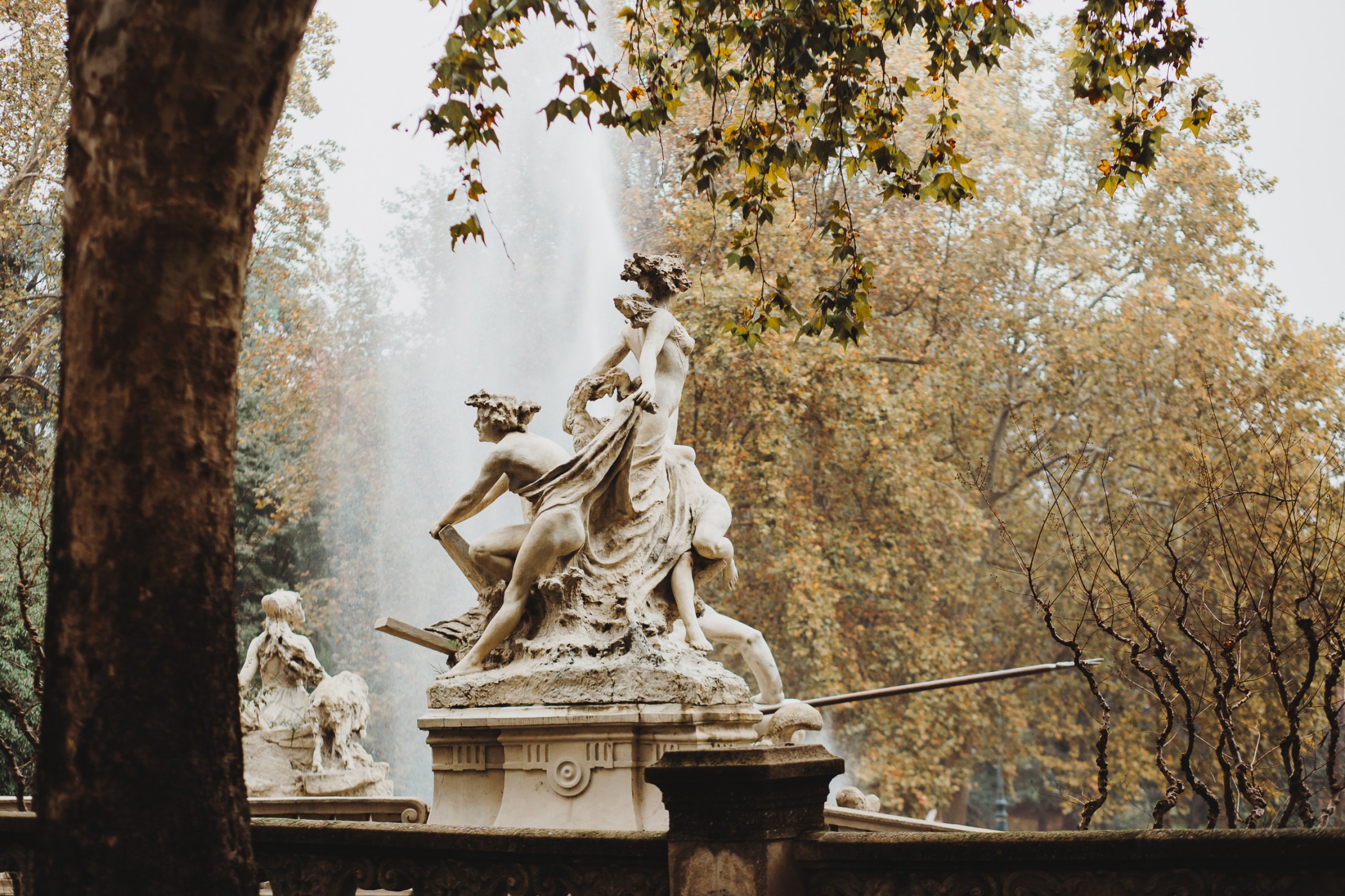 Parco del Valentino, fotografia di famiglia. Sessione fotografica autunnale sulla Fontana delle quattro stagioni.