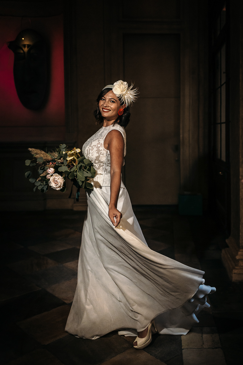 The number 6, Torino, editorial wedding. Sposa che fa ondeggiare l'abito