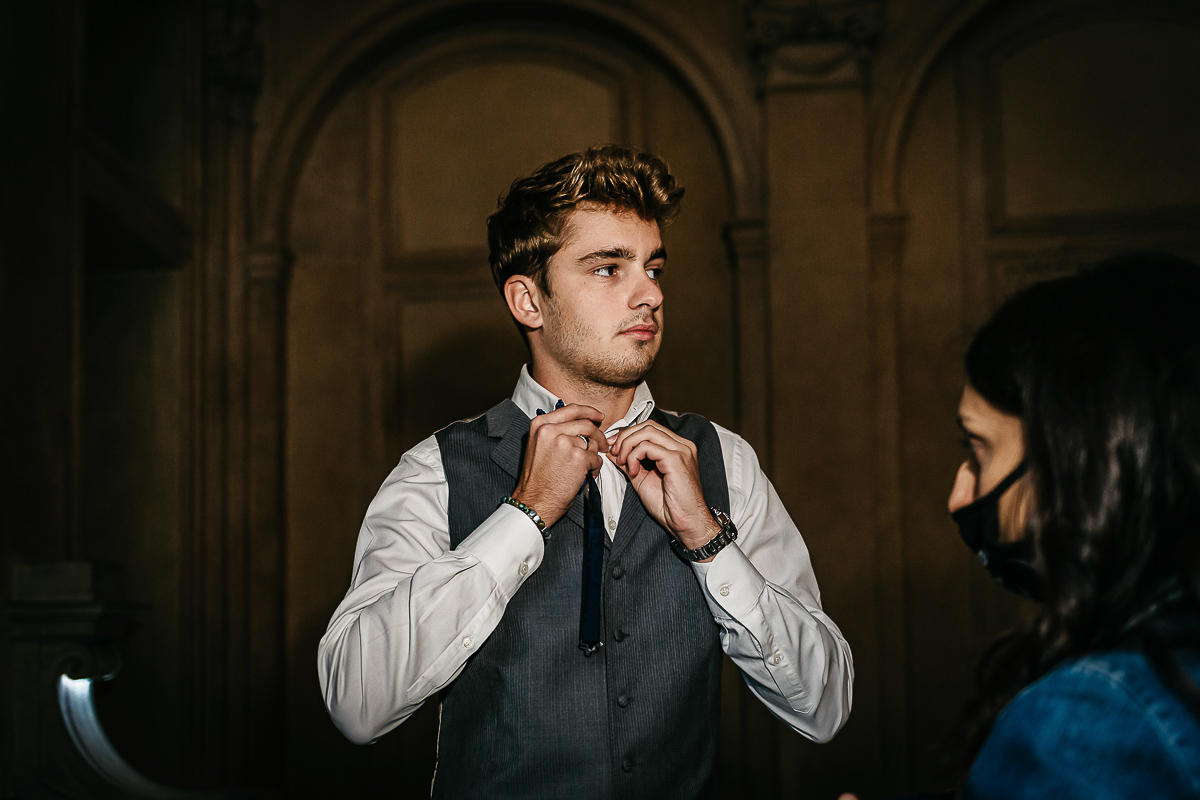 The number 6, Torino, editorial wedding. Preparazione dello sposo.
