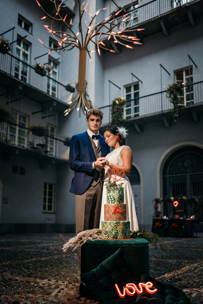 The number 6, Torino, editorial wedding. Taglio torta
