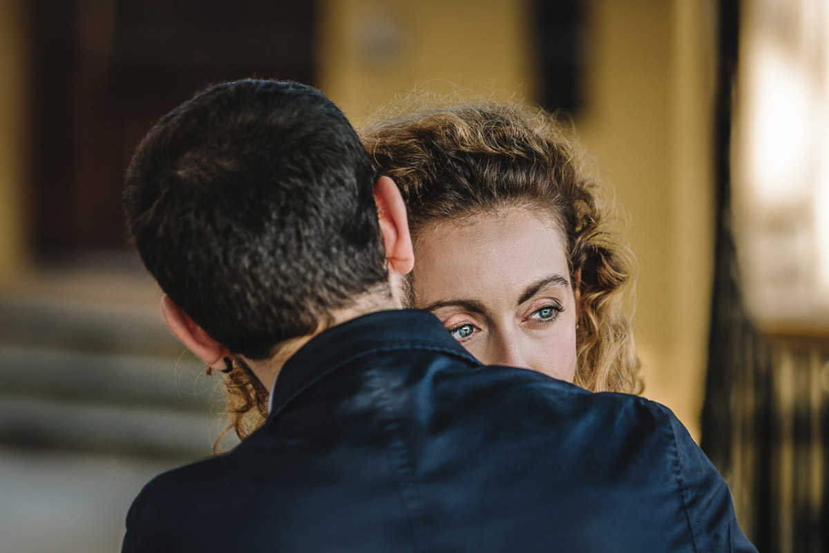 Prematrimoniale nel centro medievale di Chieri. bel ritratto ravvicinato
