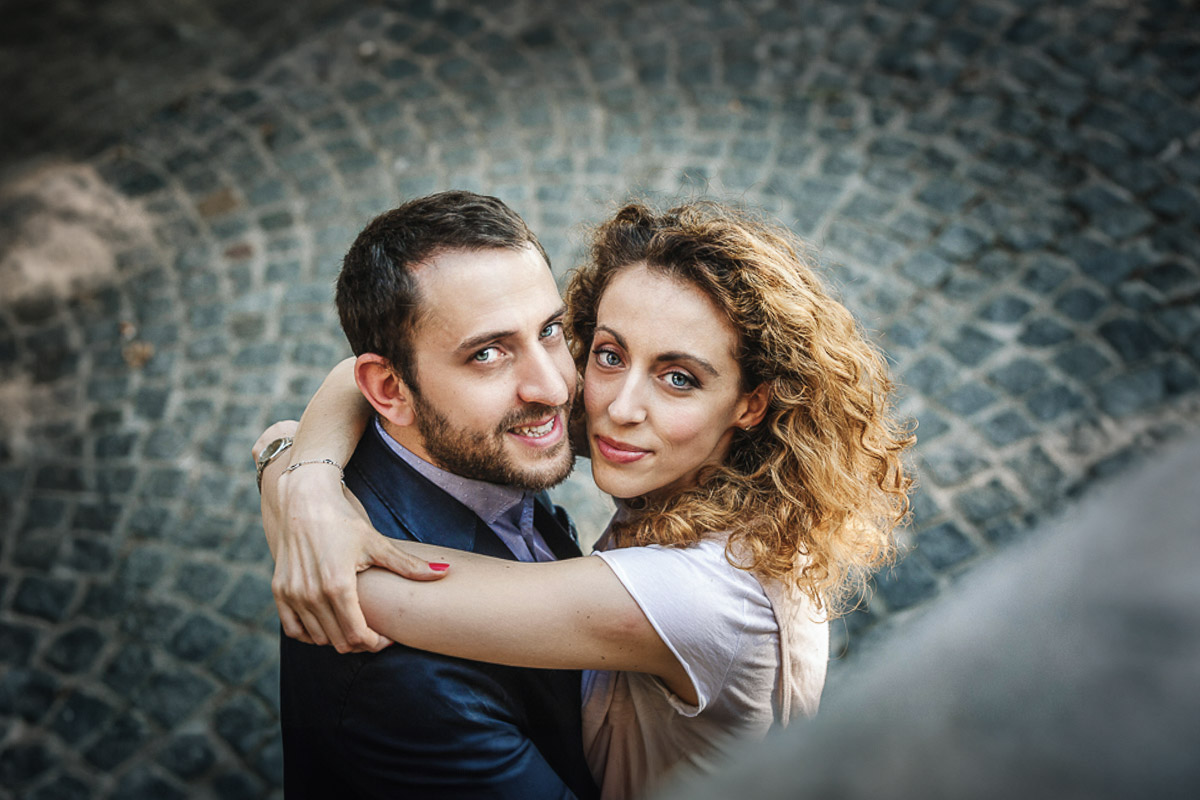 Prematrimoniale nel centro medievale di Chieri. bel ritratto dall'alto.