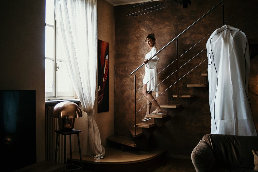 Matrimonio shabby chic a Villa Delfini di Morsasco in Monferrato. Prima preparazione della sposa in un palazzo settecentesco del centro di Torino.