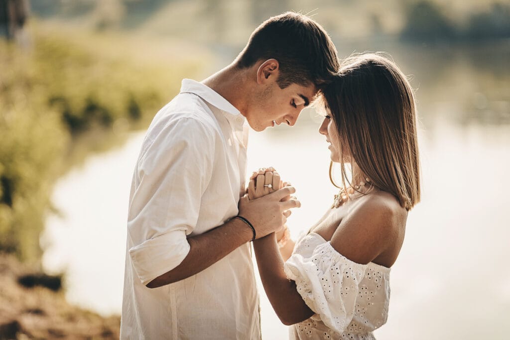 Wedding photographer in Chieri. Marriage proposal at Lake Arignano at sunset.