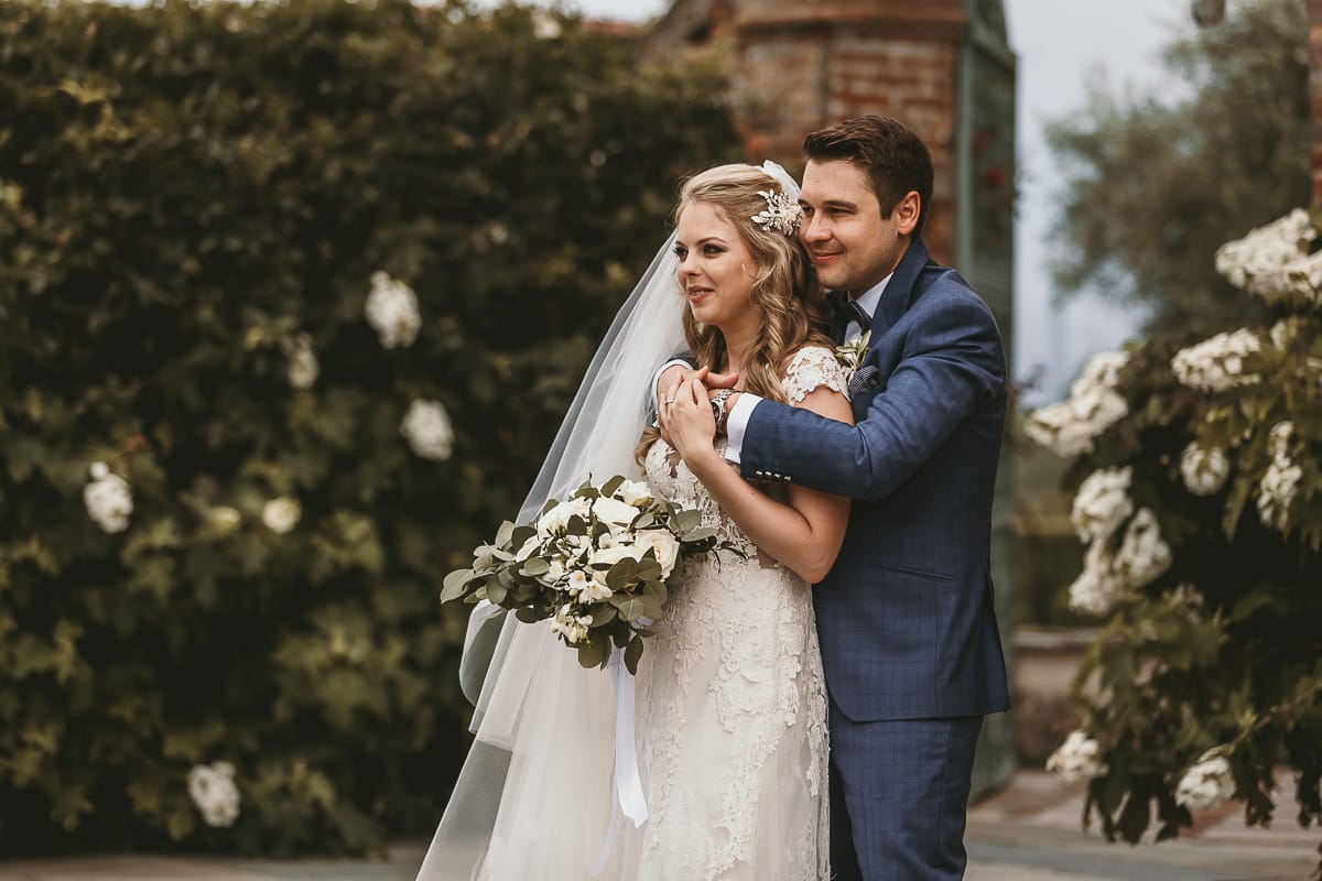 Destination wedding al Relais Sant'Uffizio. Sessione fotografica di coppia.
