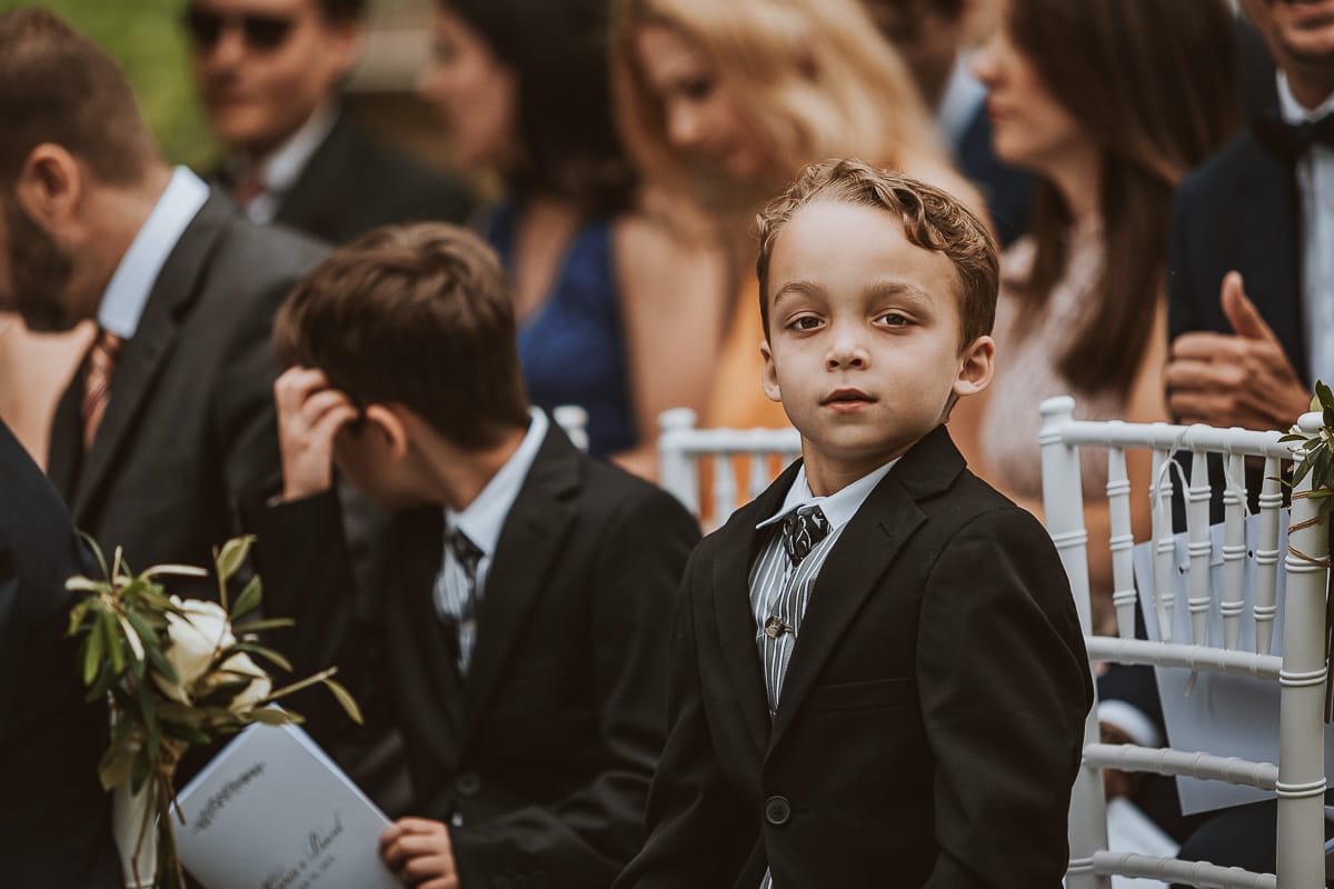 Destination wedding al Relais Sant'Uffizio. Cerimonia. Invitati. Nipotini dello sposo.