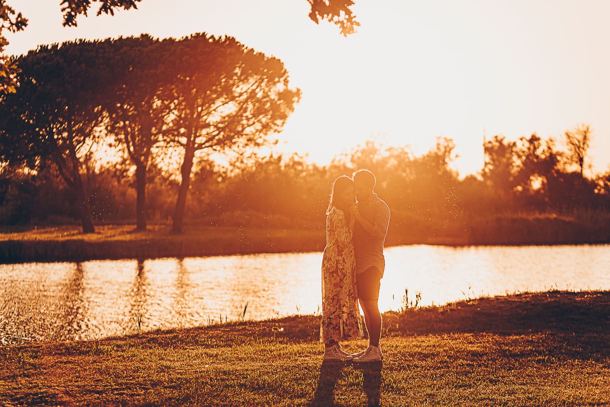 Servizio fotografico di coppia nella Laguna del Delta del Po al tramonto.