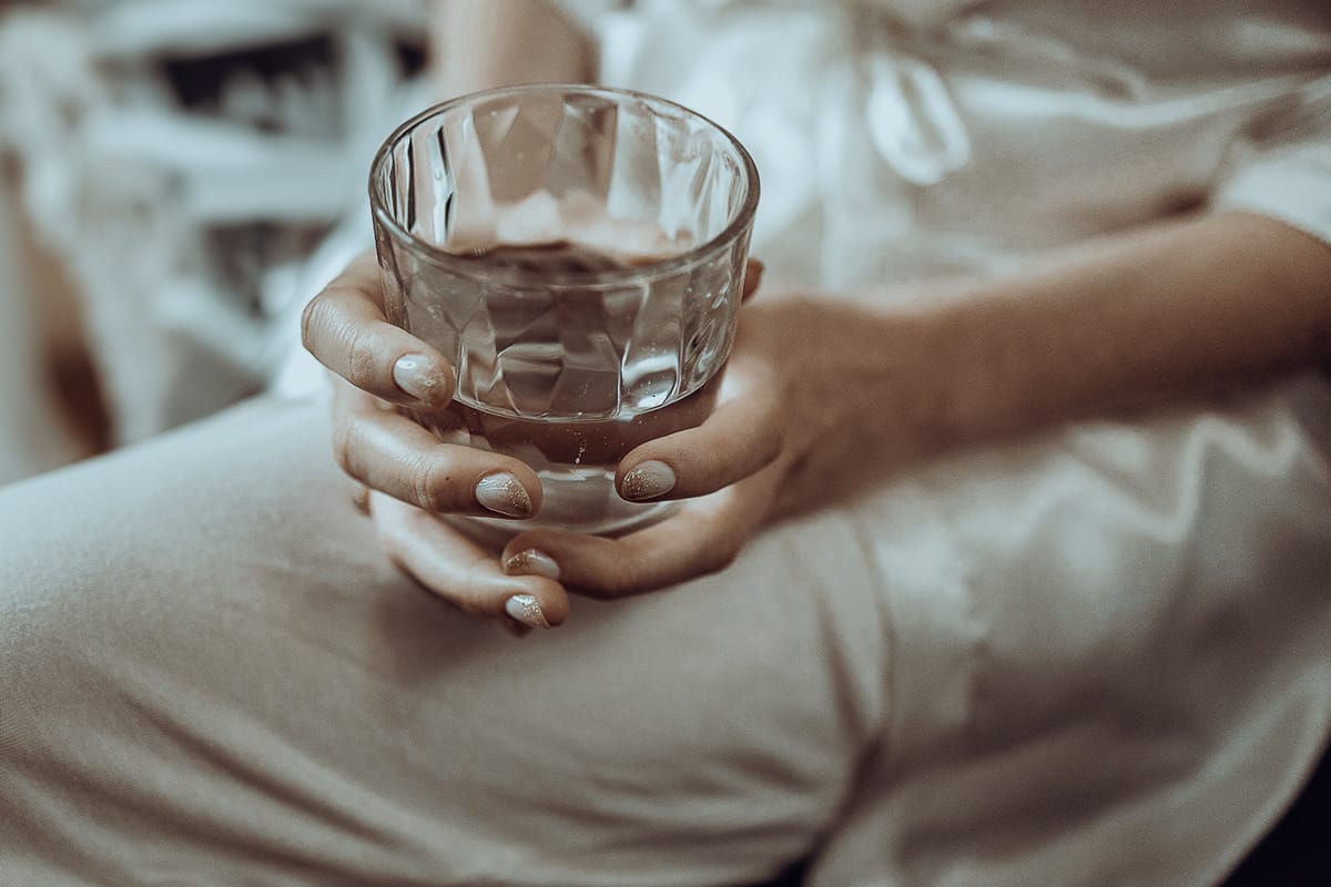 Matrimonio sotto la pioggia a Cambiano. preparazione della sposa.