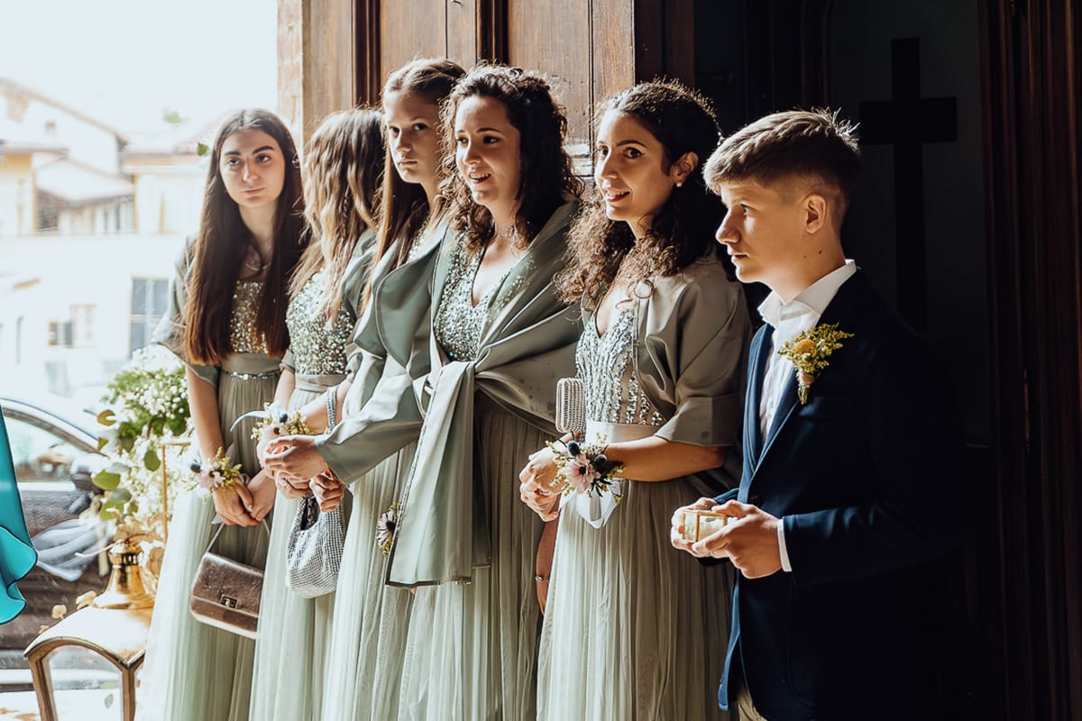 Matrimonio sotto la pioggia a Cambiano. Cerimonia. Damigelle e paggetto