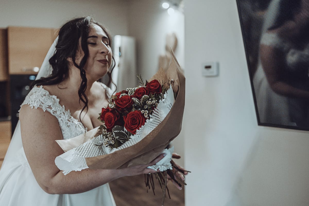 Matrimonio a Riva presso Chieri, preparazione della sposa.