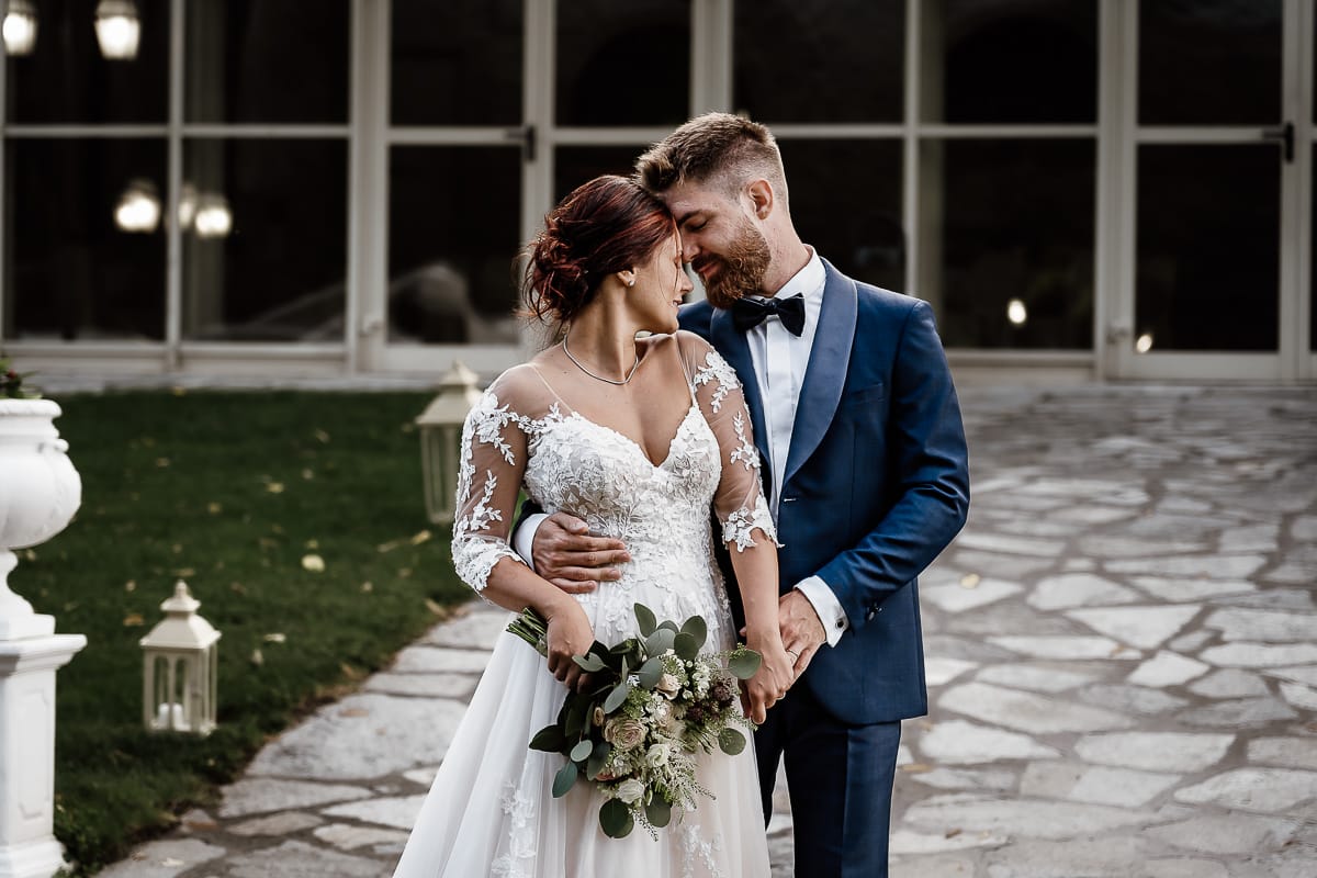 Castello dei Solaro, matrimonio di Noemi e Pietro. Sessione fotografica di coppia. Ritratto intimo degli sposi.