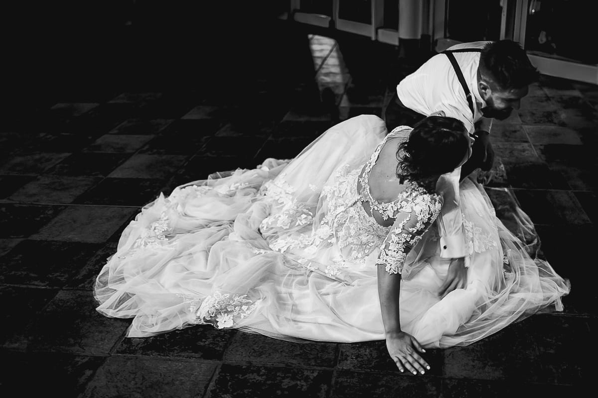 Castello dei Solaro, matrimonio di Noemi e Pietro. Cena. Giochi. Sposi che cadono per terra.