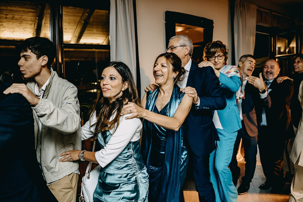 Matrimonio a "La Madernassa" nelle Langhe sotto la pioggia.Festa. Balli.
