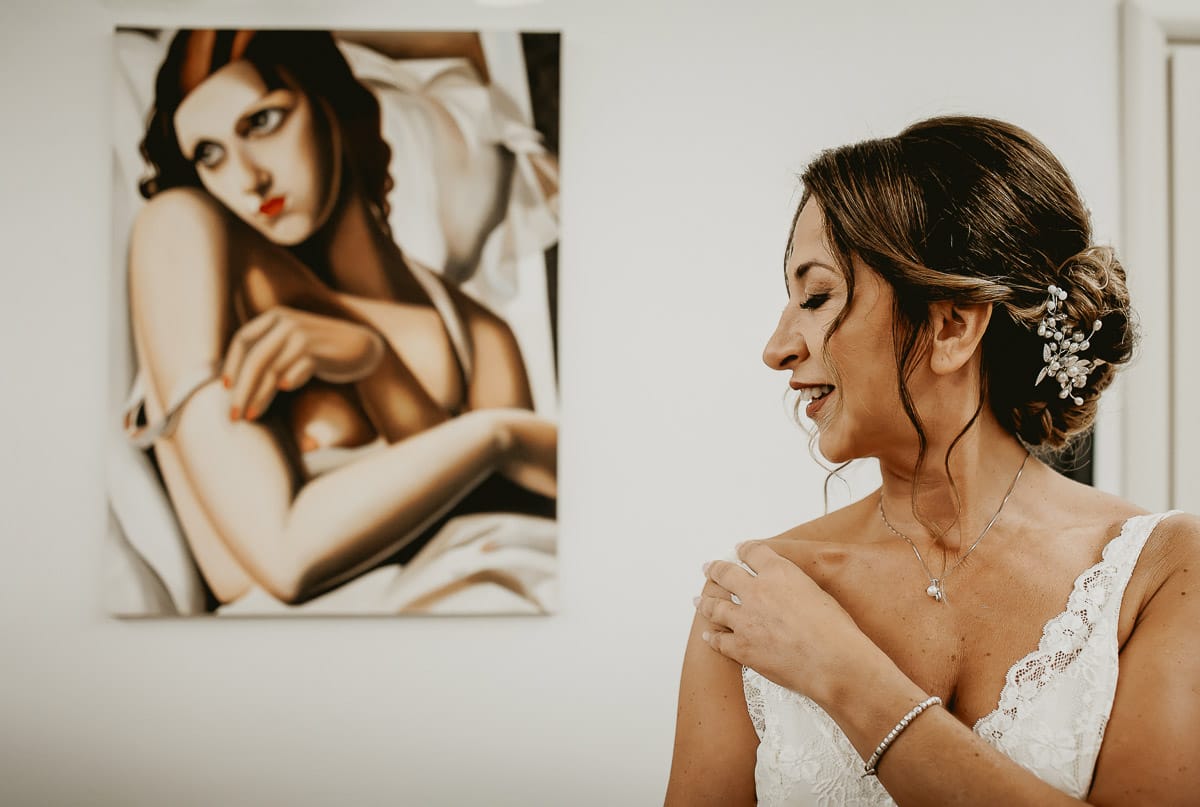 Matrimonio a "La Madernassa" nelle Langhe sotto la pioggia. Preparazione della sposa.