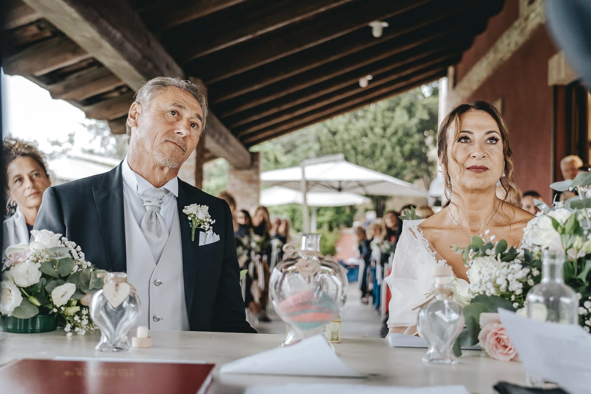 Matrimonio a "La Madernassa" nelle Langhe sotto la pioggia. Cerimonia.