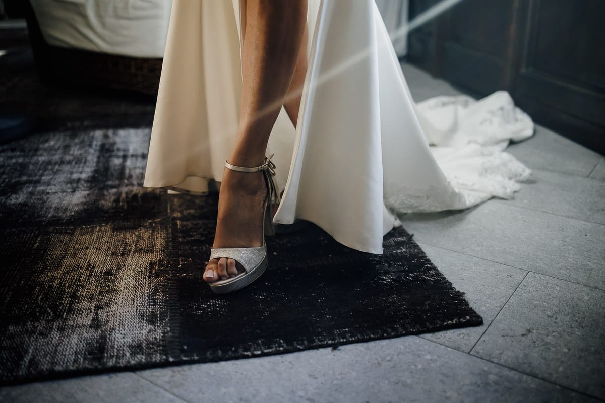 Post wedding a La Madernassa. Scarpe della sposa.
