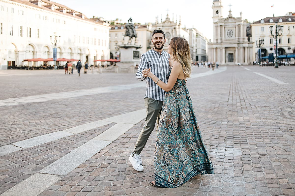 Prewedding nel centro di Torino Elisa e Davide in piazza San Carlo