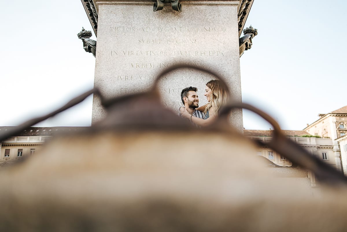 Prewedding nel centro di Torino Elisa e Davide in piazza San Carlo.