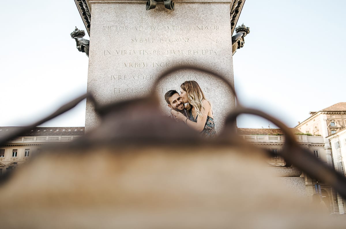 Prewedding nel centro di Torino Elisa e Davide in piazza San Carlo.