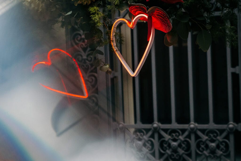 Matrimonio al "The Number Six" di Torino, la casa più bella del mondo. Installazioni luminose.