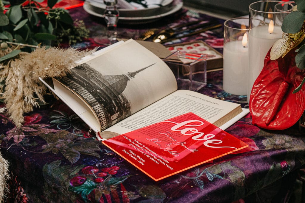 Matrimonio al "The Number Six" di Torino, la casa più bella del mondo. Stationery. Inviti in plexiglass