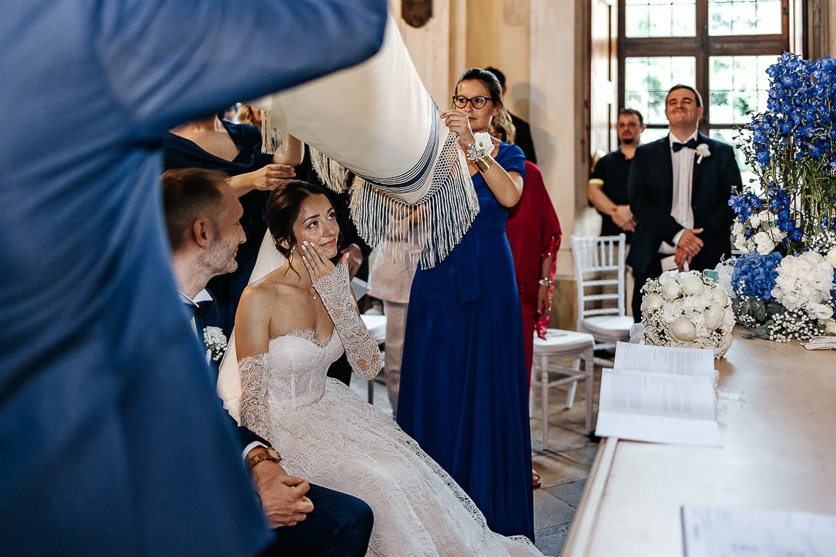 Matrimonio da favola al castello Canalis. Cerimonia.Rito della velazione.