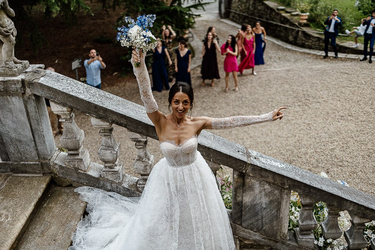 Matrimonio da favola al castello Canalis. Aperitivo. Lancio del bouquet.