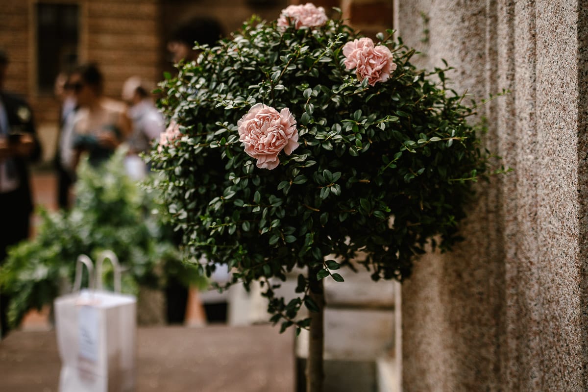 Matrimonio a Riva presso Chieri. Cerimonia. Fiori