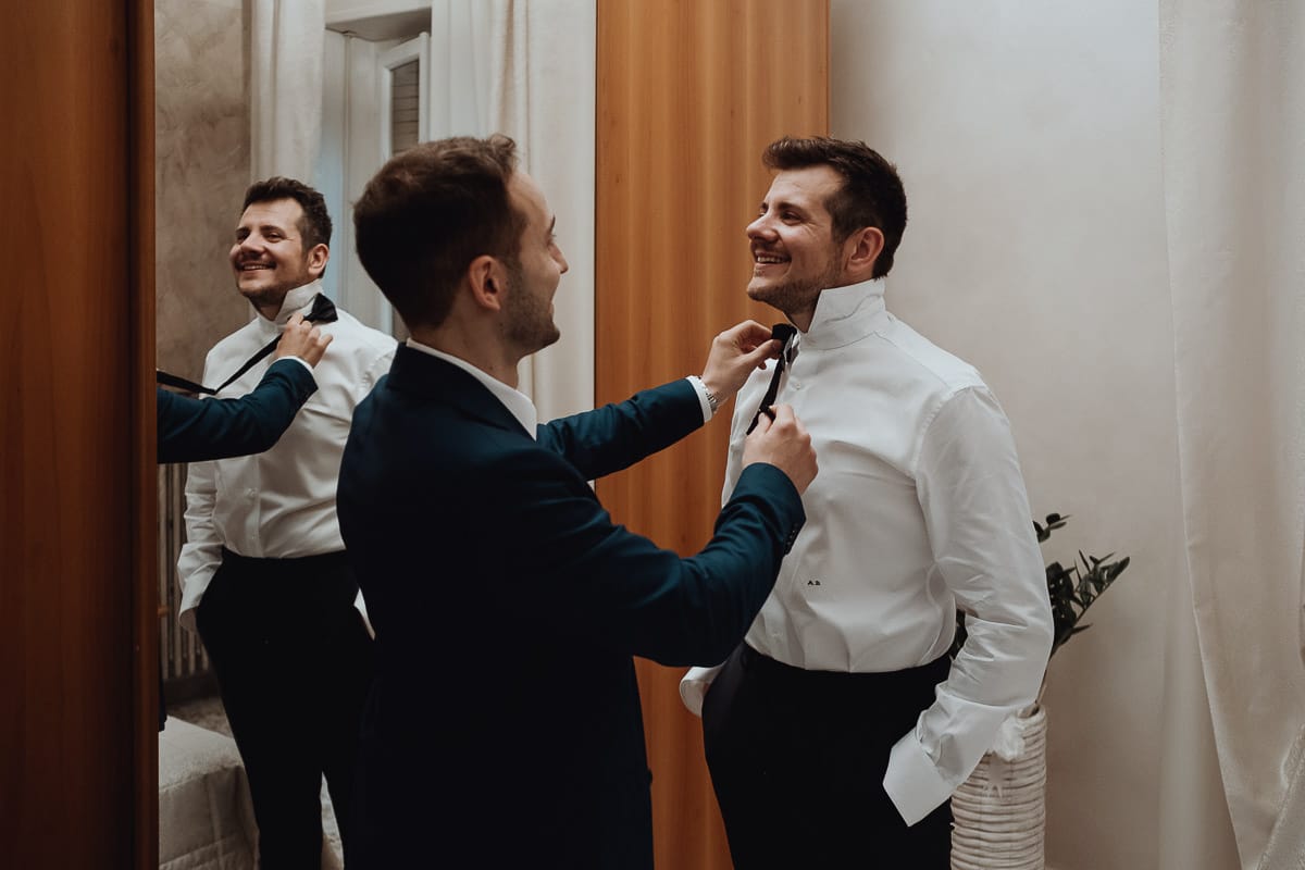 Matrimonio a San Mauro Torinese. Preparazione dello sposo.