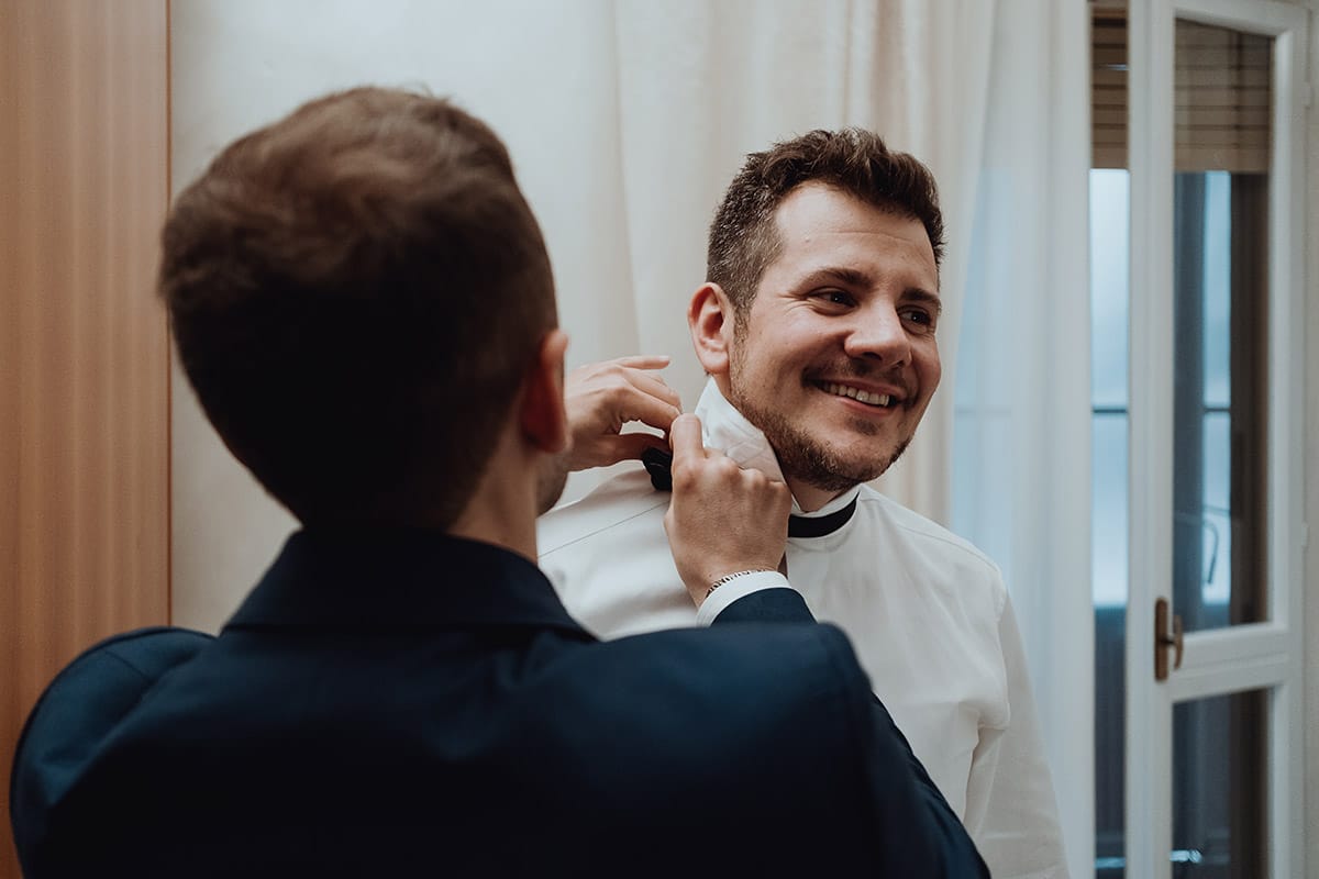 Matrimonio a San Mauro Torinese. Preparazione dello sposo.
