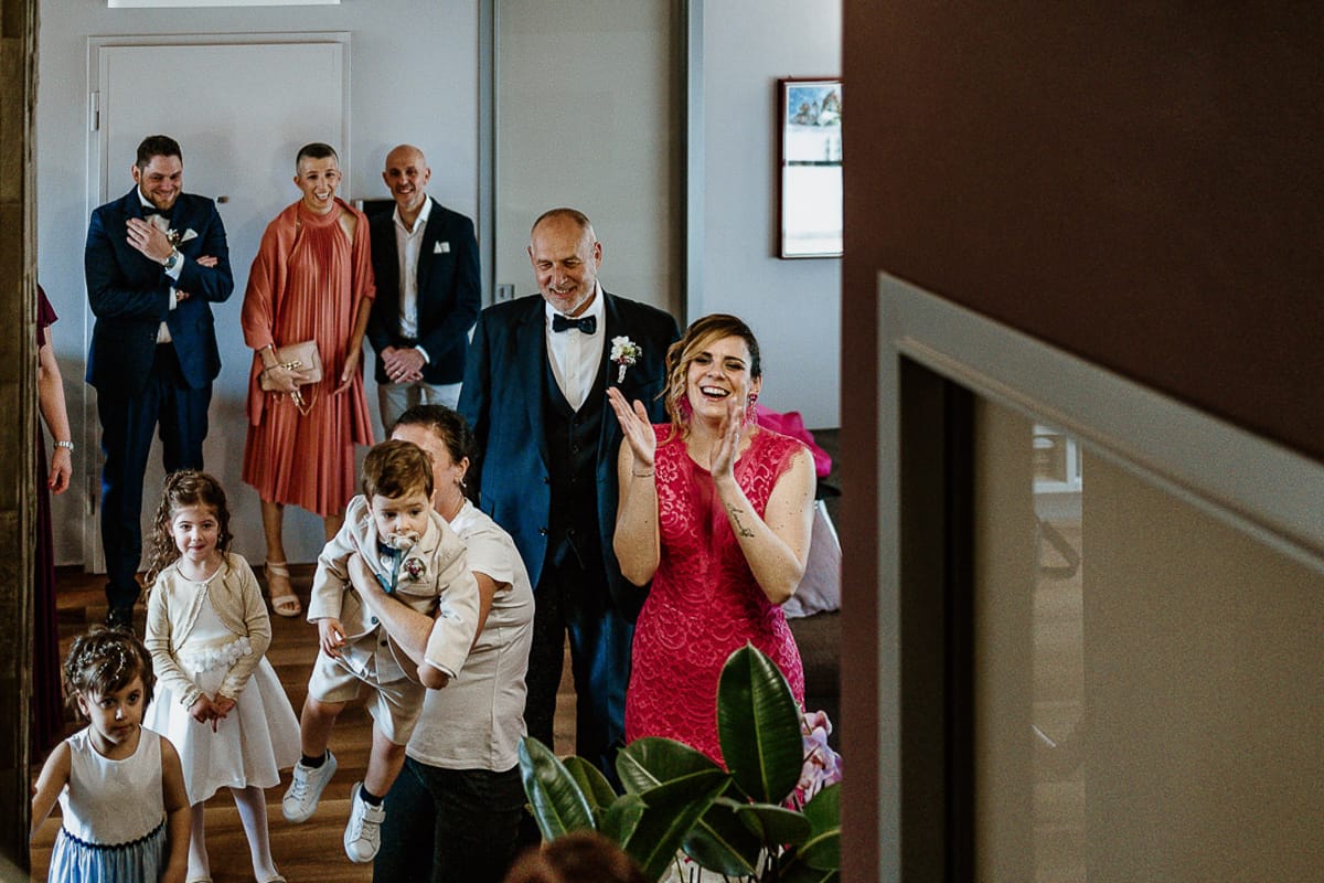 Matrimonio a San Mauro Torinese. Preparazione della sposa. Vestizione della sposa. Sposa scende davanti agli invitati